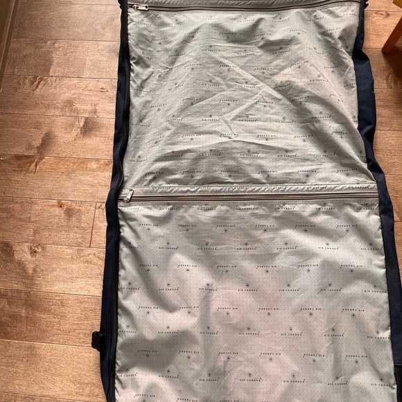 Late 90s AIR CANADA SUIT CARRY ON - Picture 3 of 13